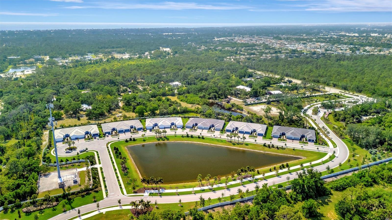 Image 39 of 59 For 25069 Pearl Lake Circle