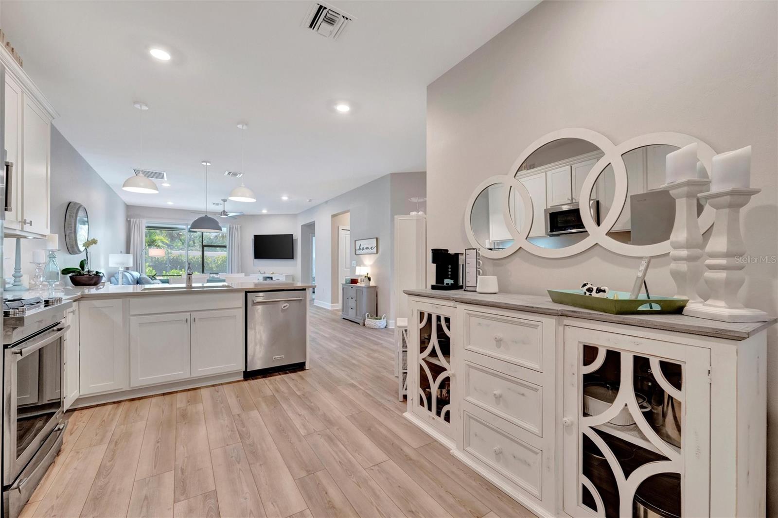 Image 7 of 59 For 25069 Pearl Lake Circle