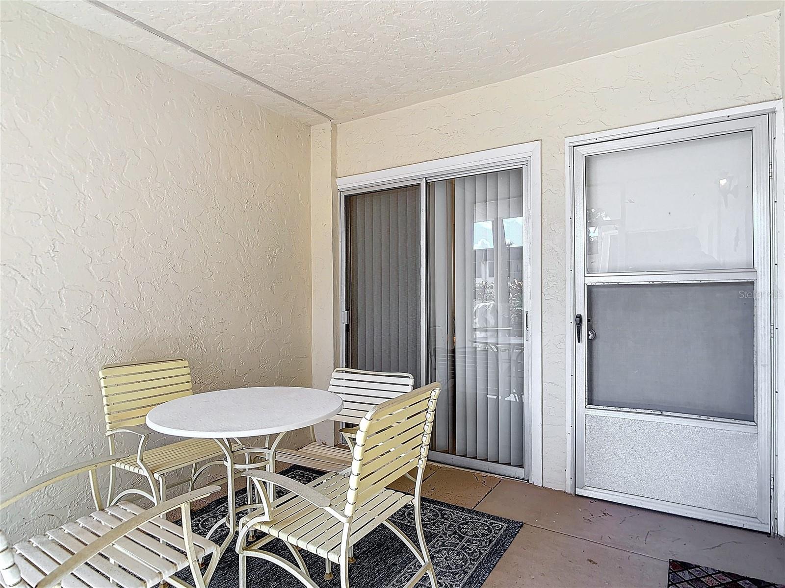 Image 3 of 14 For 200 Park Boulevard N 103