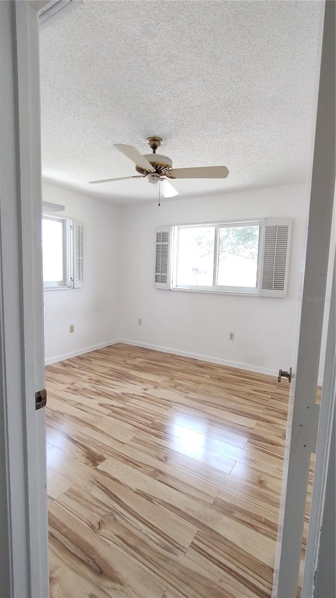 Image 11 of 24 For 570 Circlewood Drive Q8