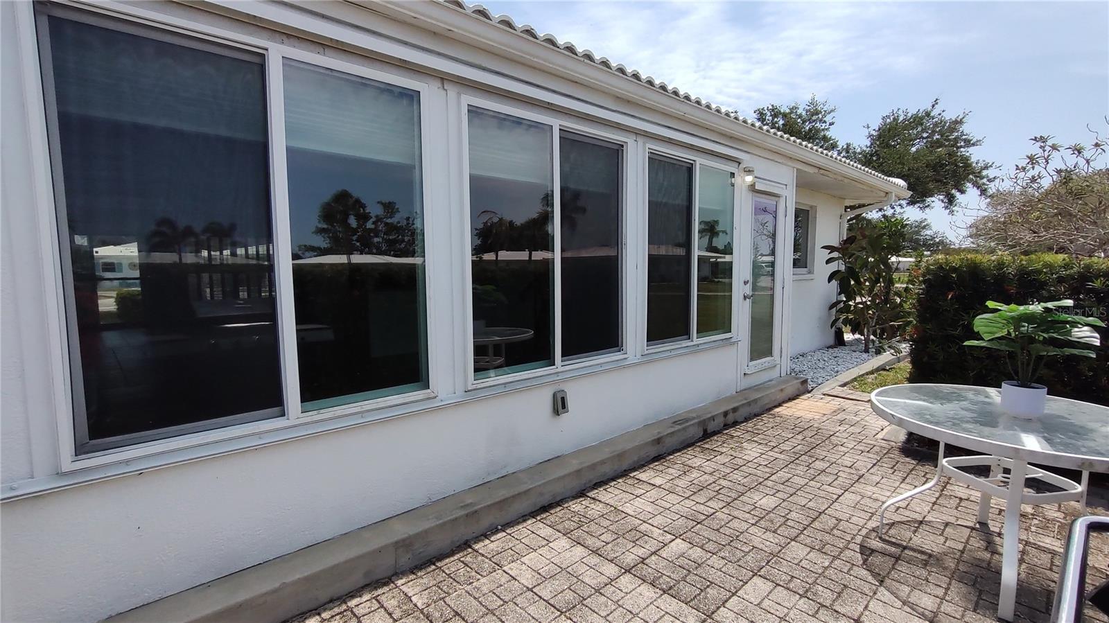 Image 21 of 24 For 570 Circlewood Drive Q8