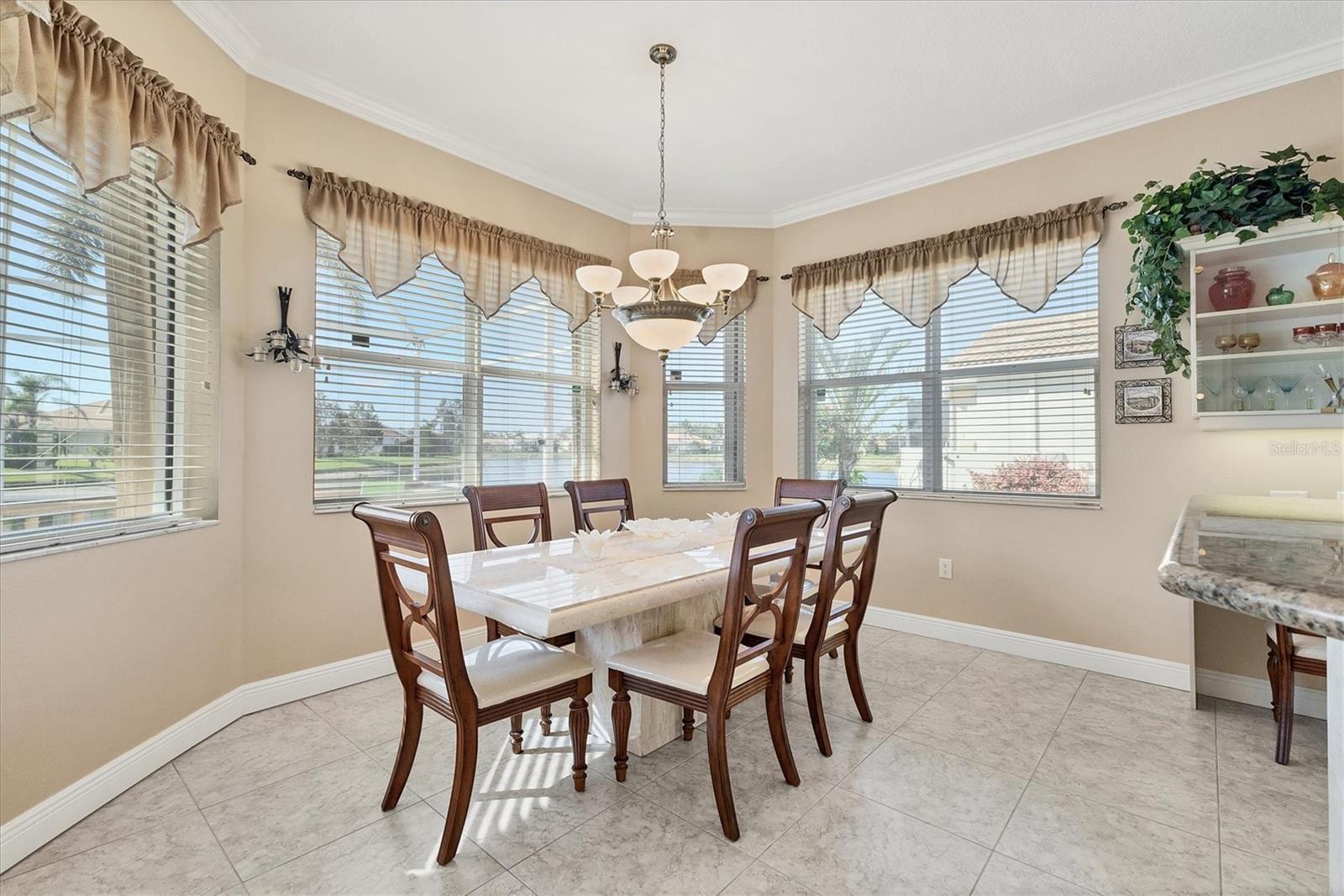 Image 14 of 42 For 4403 Via Del Villetti Drive