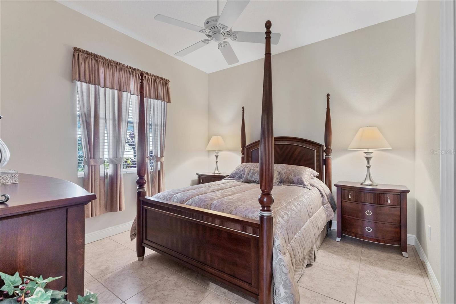 Image 21 of 42 For 4403 Via Del Villetti Drive