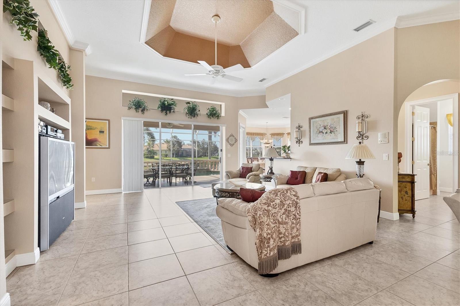 Image 7 of 42 For 4403 Via Del Villetti Drive