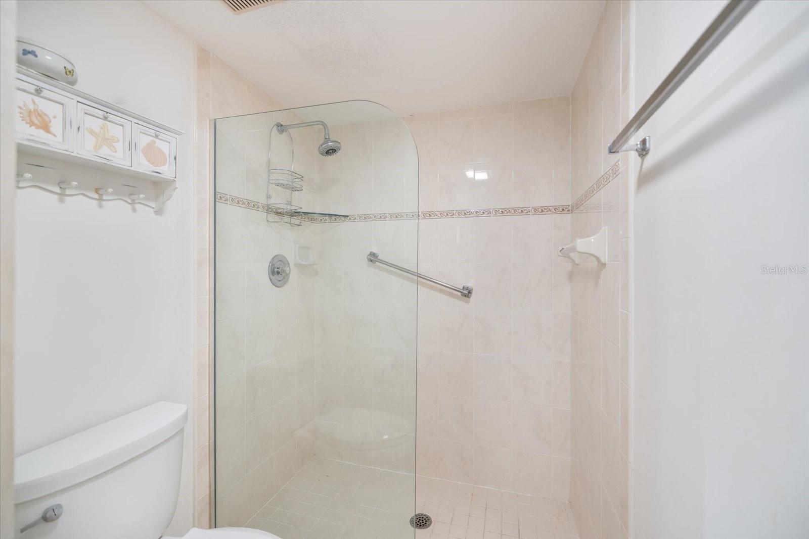 Image 22 of 45 For 1156 Bird Bay Way 104
