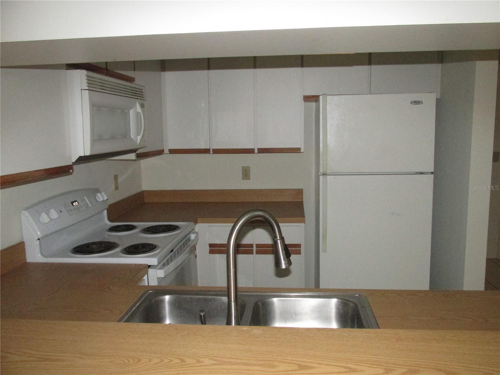 Image 6 of 24 For 740 White Pine Tree Road 101