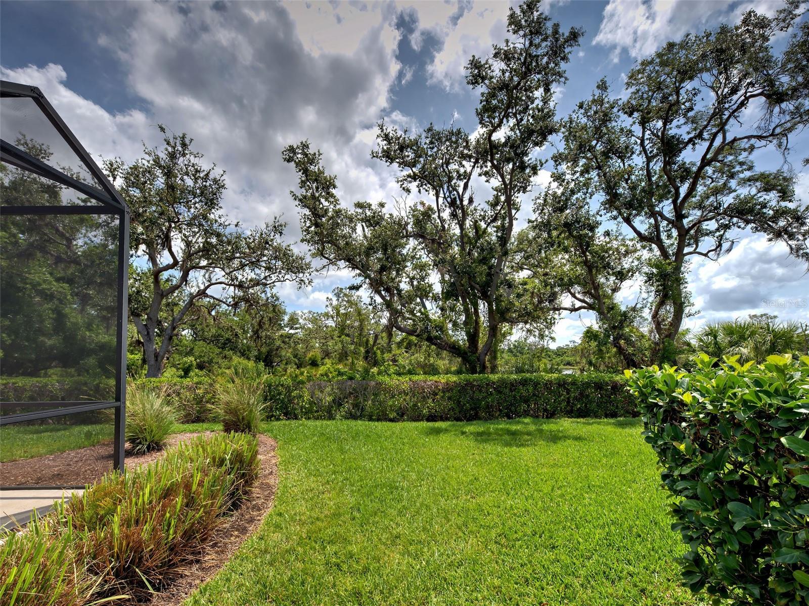 Image 6 of 42 For 25784 Grayton Avenue