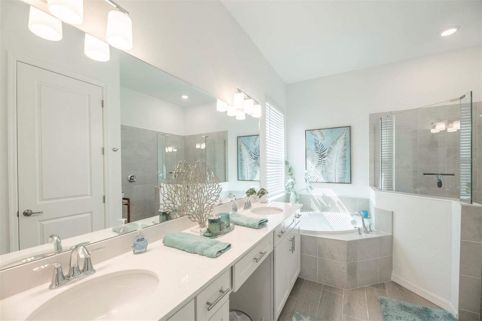 Image 23 of 62 For 12548 Wellen Golf Street