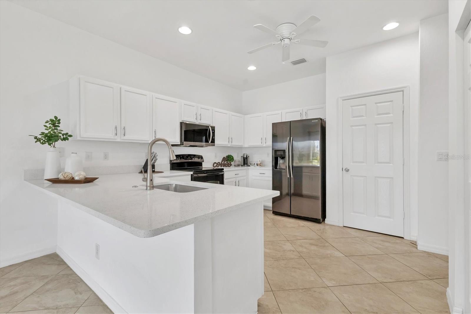 Image 9 of 38 For 24849 Pennington Terrace