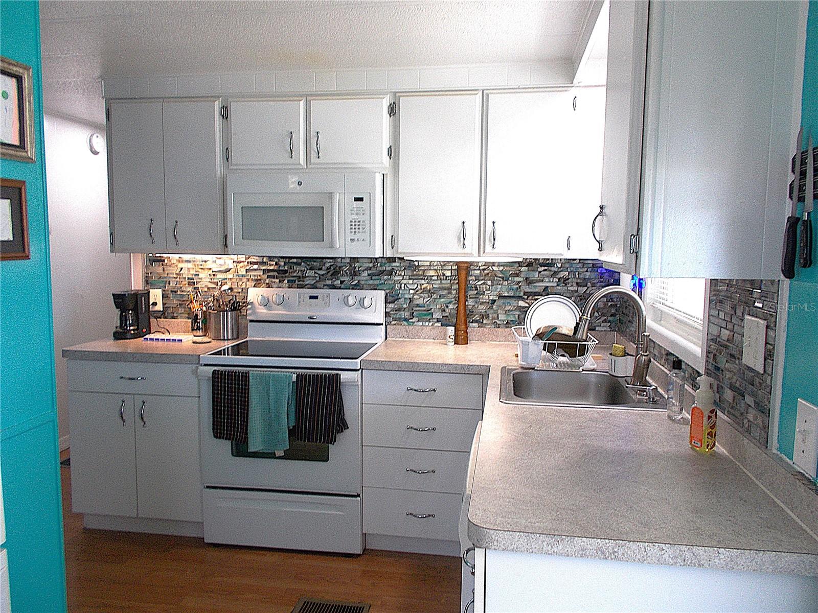 Image 4 of 23 For 542 Walnut Circle