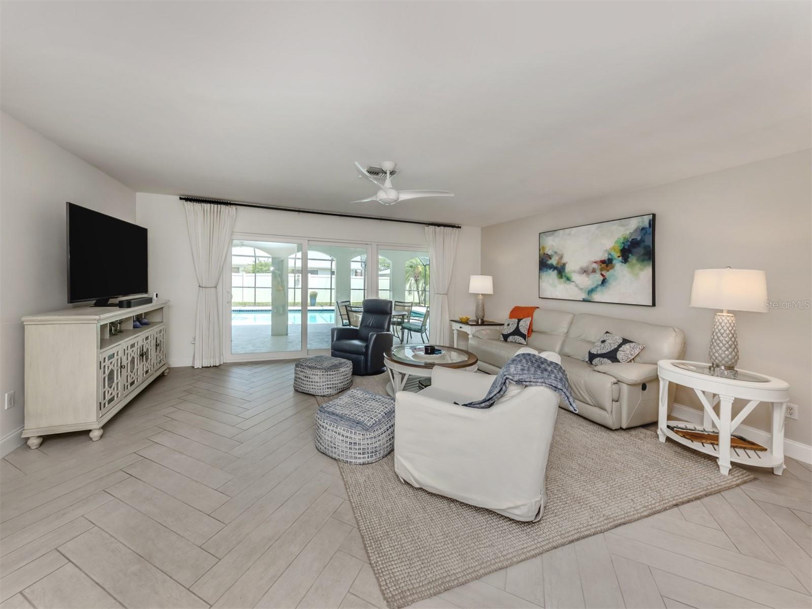 Image 5 of 69 For 1234 Paradise Way