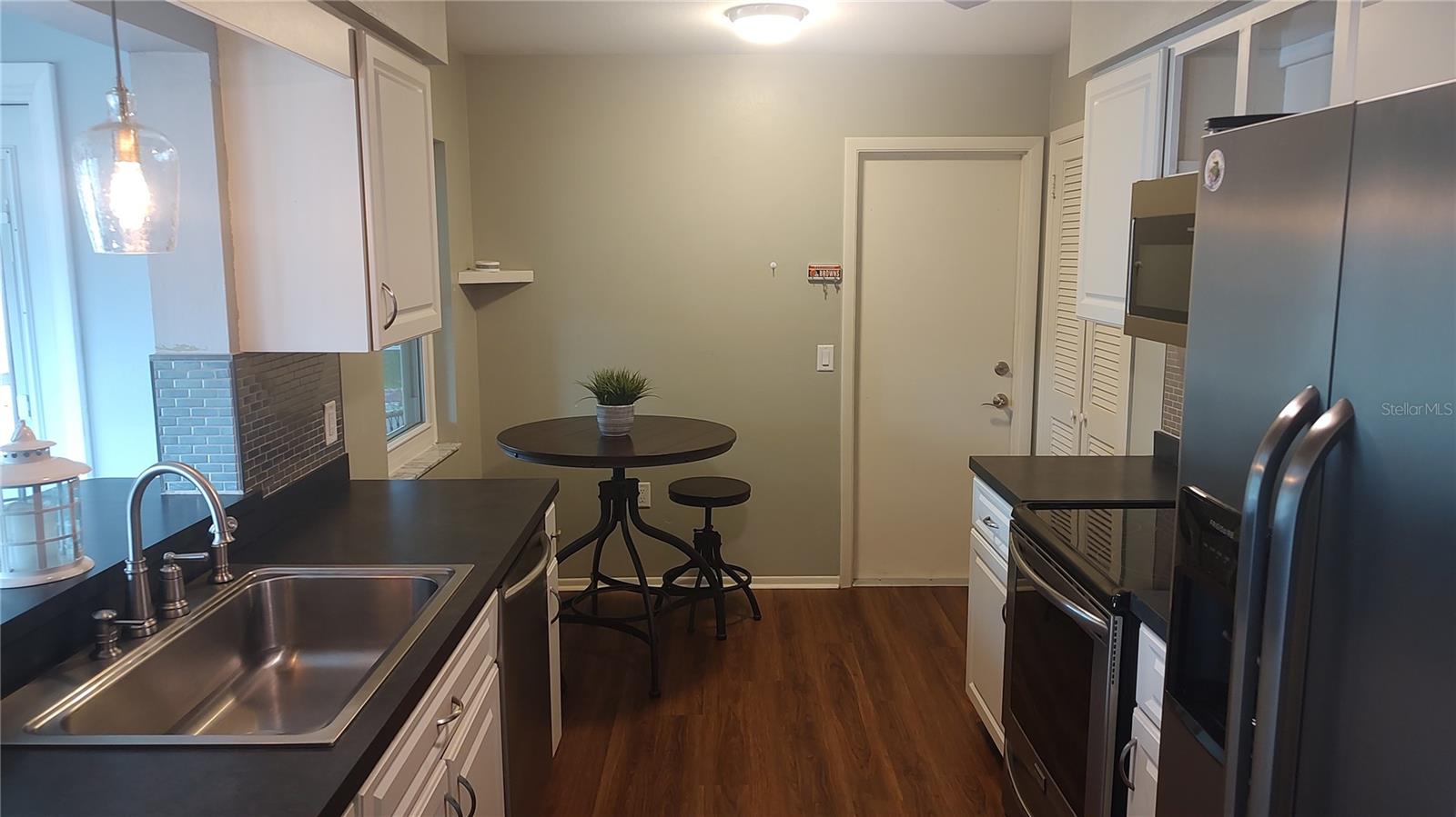 Image 5 of 18 For 1001 Sandlewood Drive