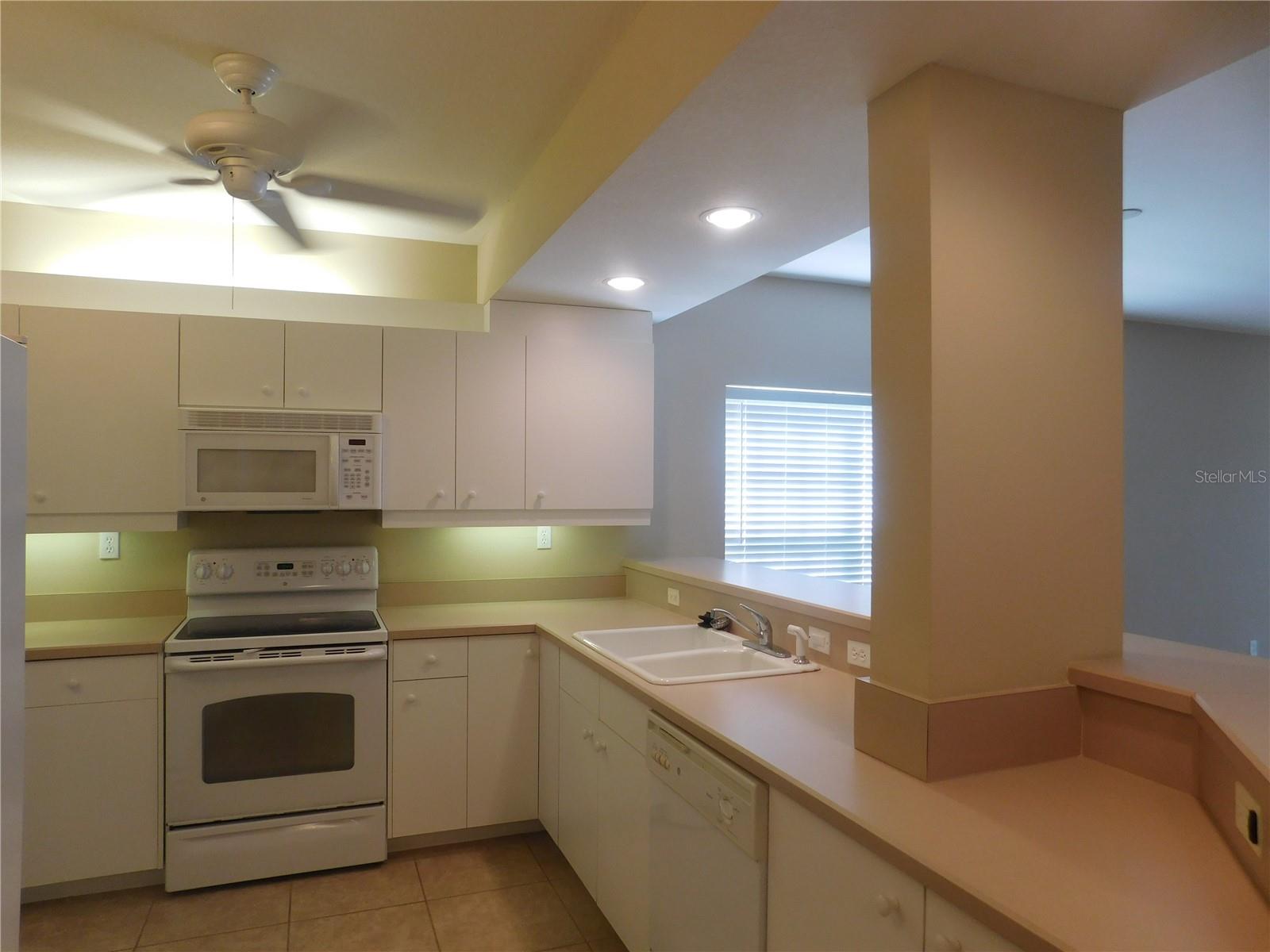 Image 10 of 13 For 442 Sunset Lake Boulevard 101