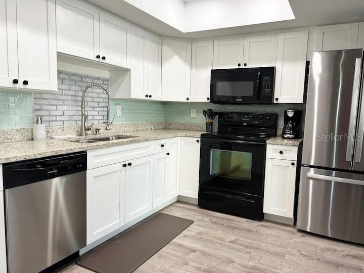 Image 2 of 12 For 3155 Waterside Drive B