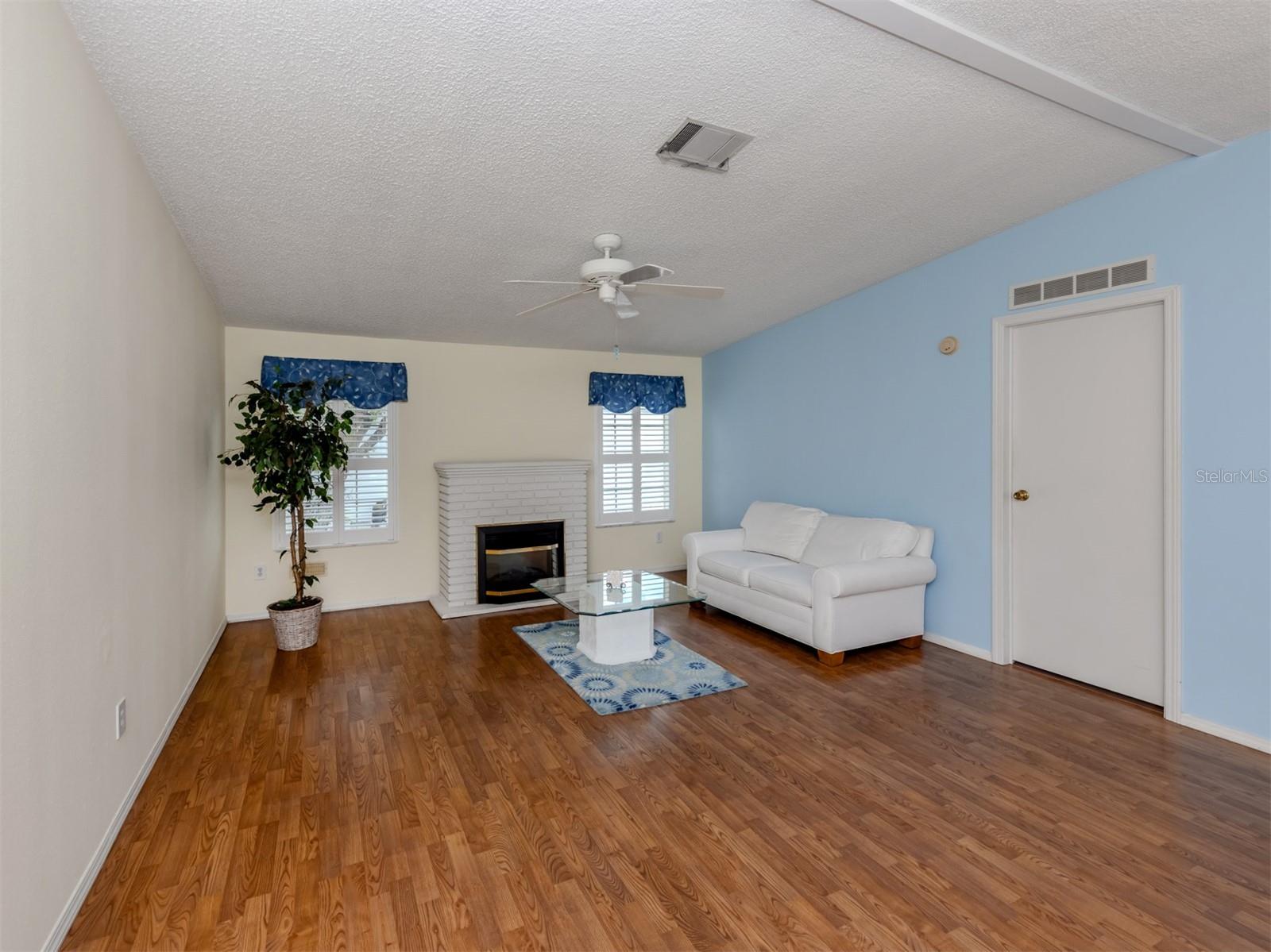 Image 7 of 75 For 485 Schooner Street