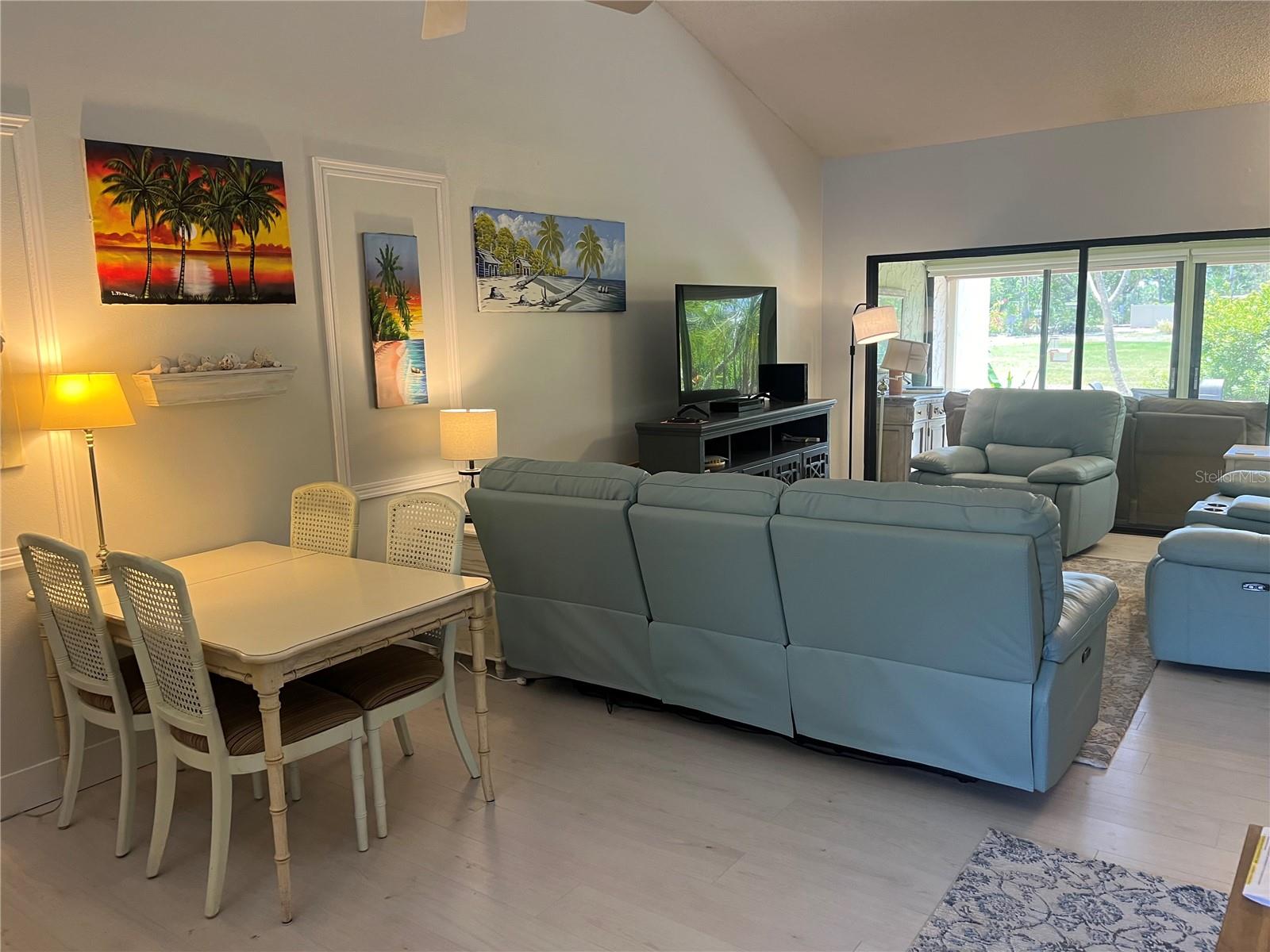 Image 4 of 31 For 650 Bird Bay Circle 8