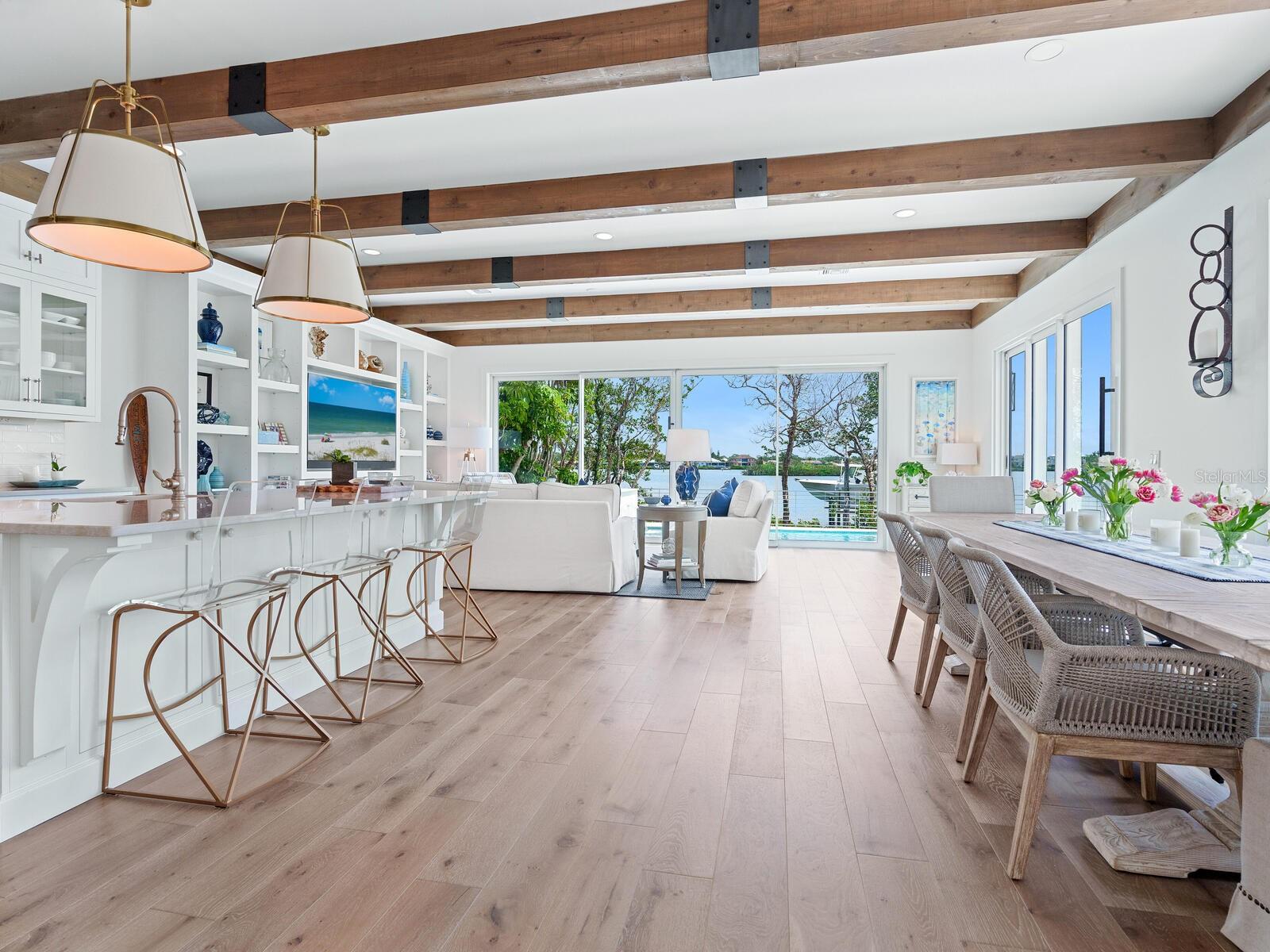 Listing photo id 3 for 3516 Casey Key Road