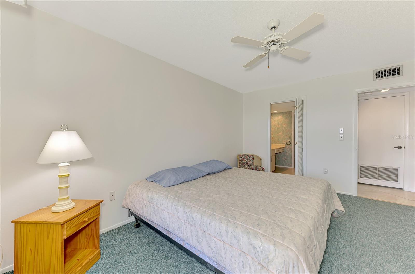 Image 24 of 37 For 1730 Manasota Beach Rd  215