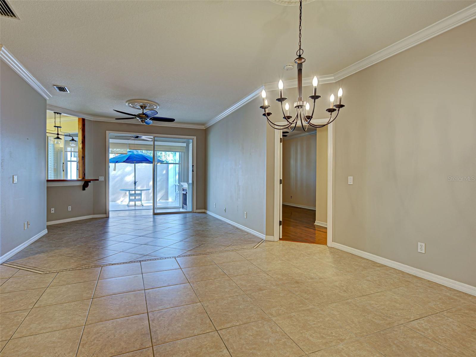 Image 11 of 54 For 912 Barclay Court