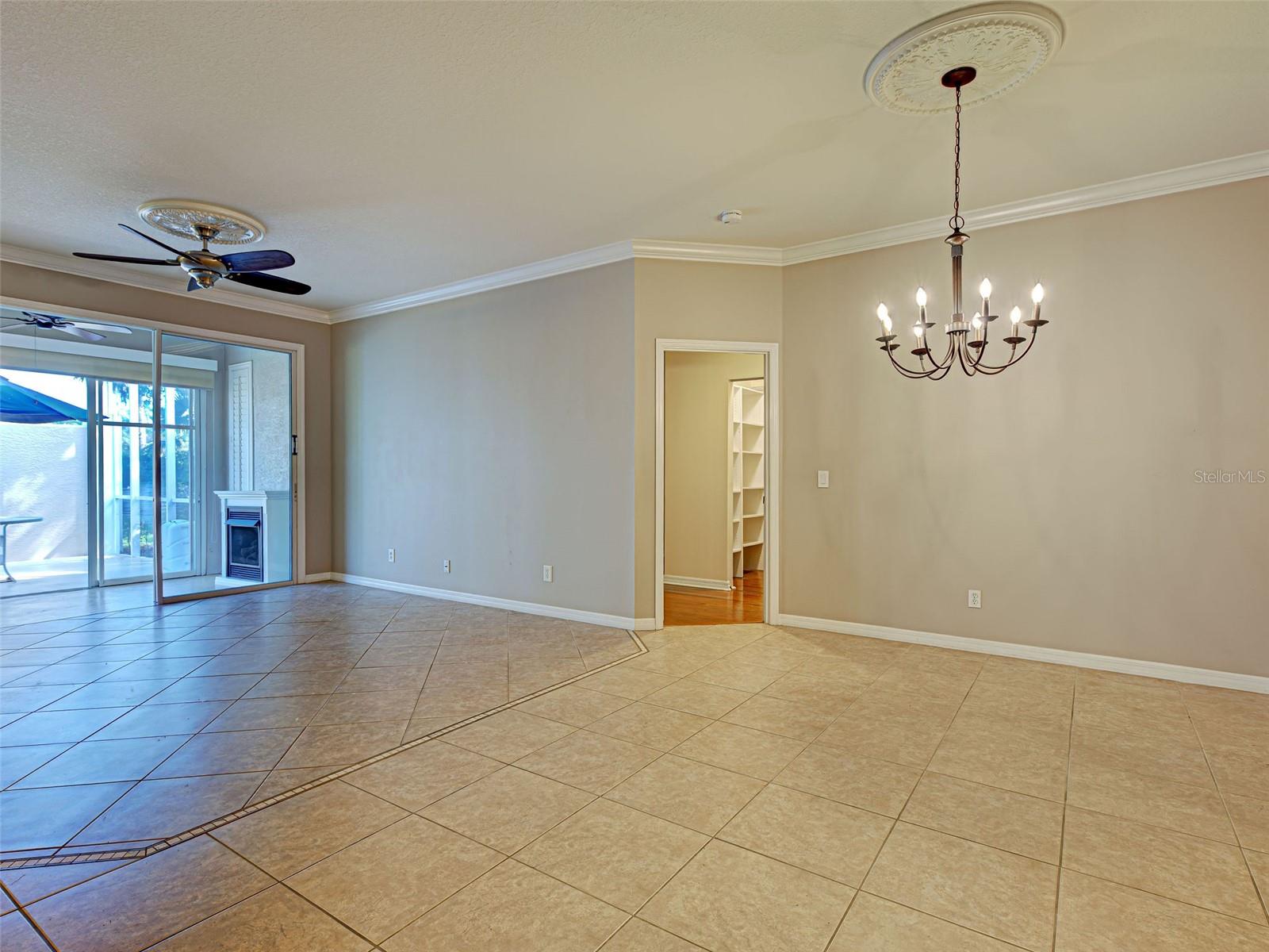 Image 12 of 54 For 912 Barclay Court