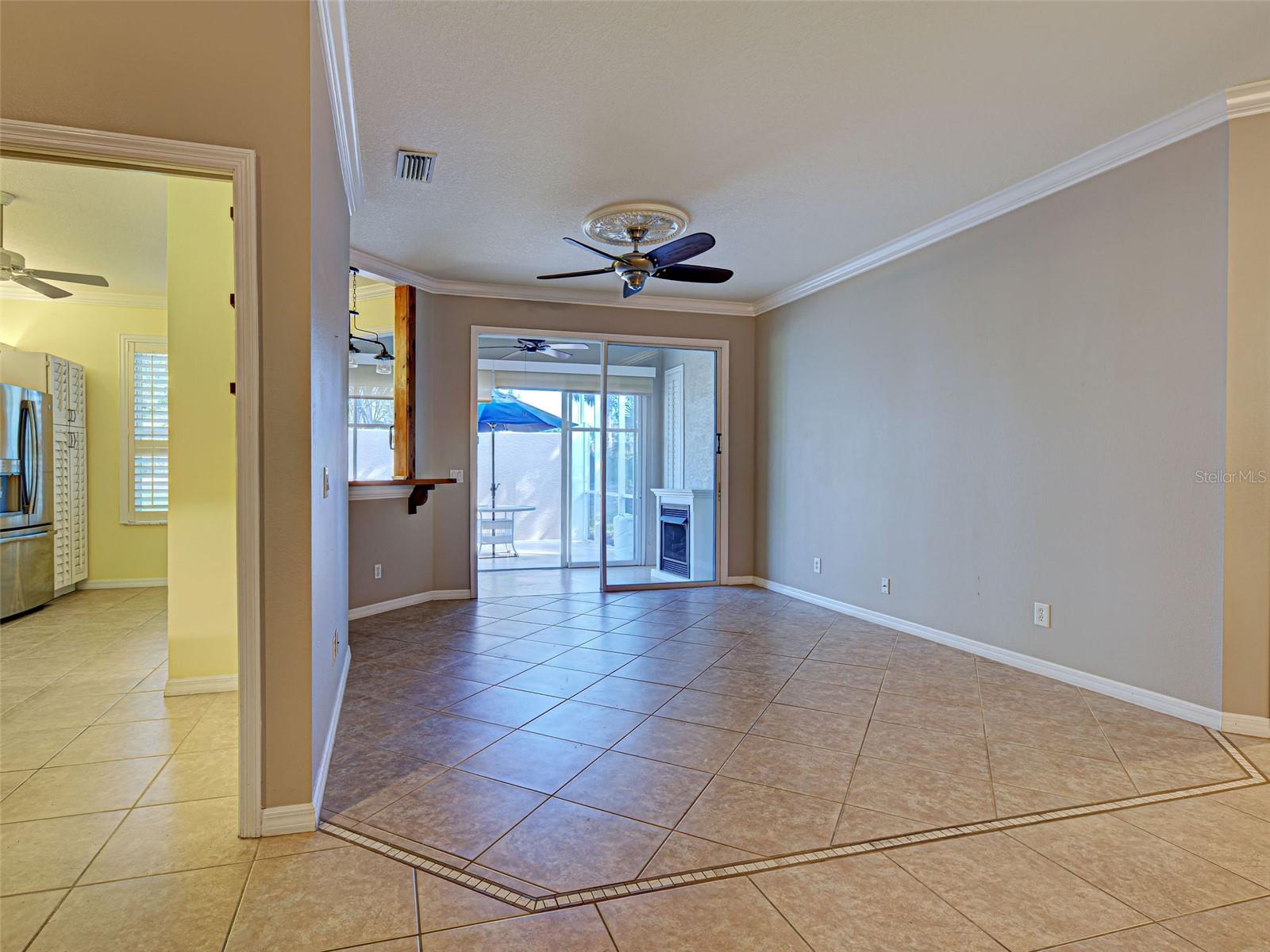 Image 13 of 54 For 912 Barclay Court