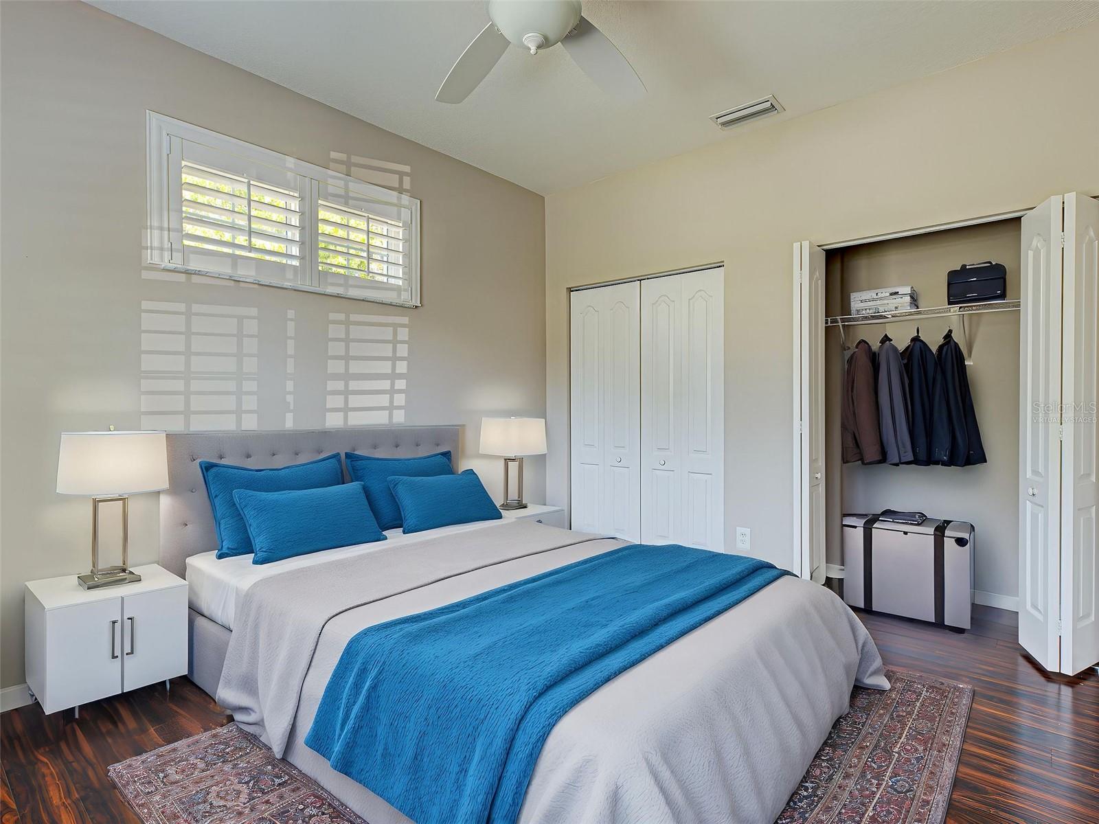 Image 36 of 54 For 912 Barclay Court