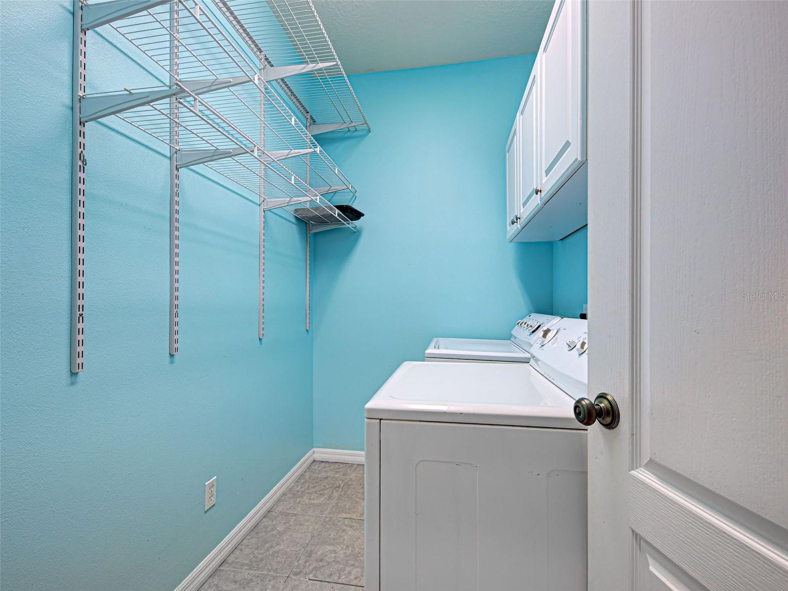 Image 37 of 54 For 912 Barclay Court