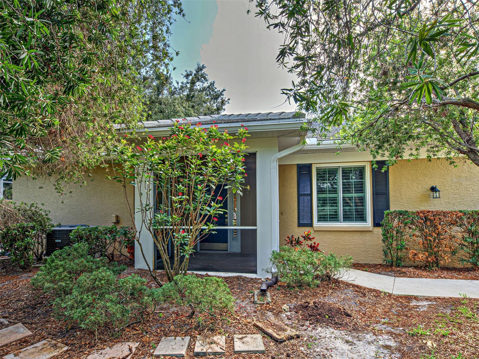 Image 5 of 54 For 912 Barclay Court