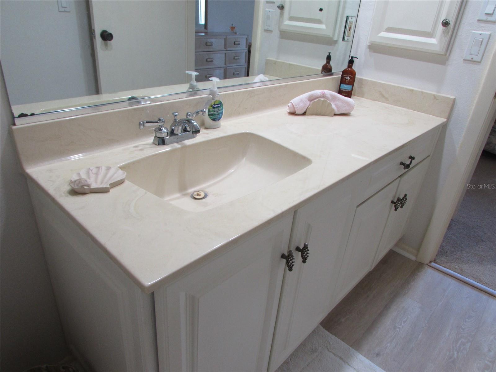 Image 11 of 46 For 800 Capri Isles Boulevard 124