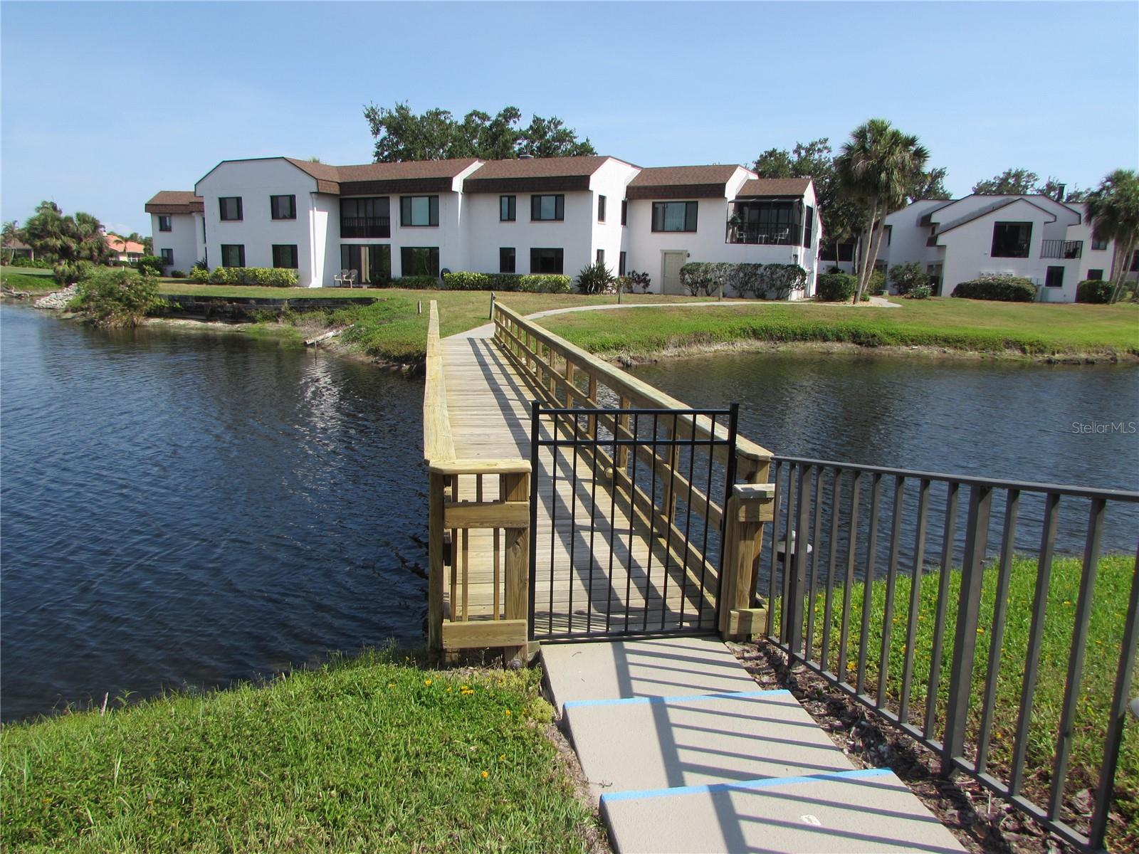 Image 24 of 46 For 800 Capri Isles Boulevard 124
