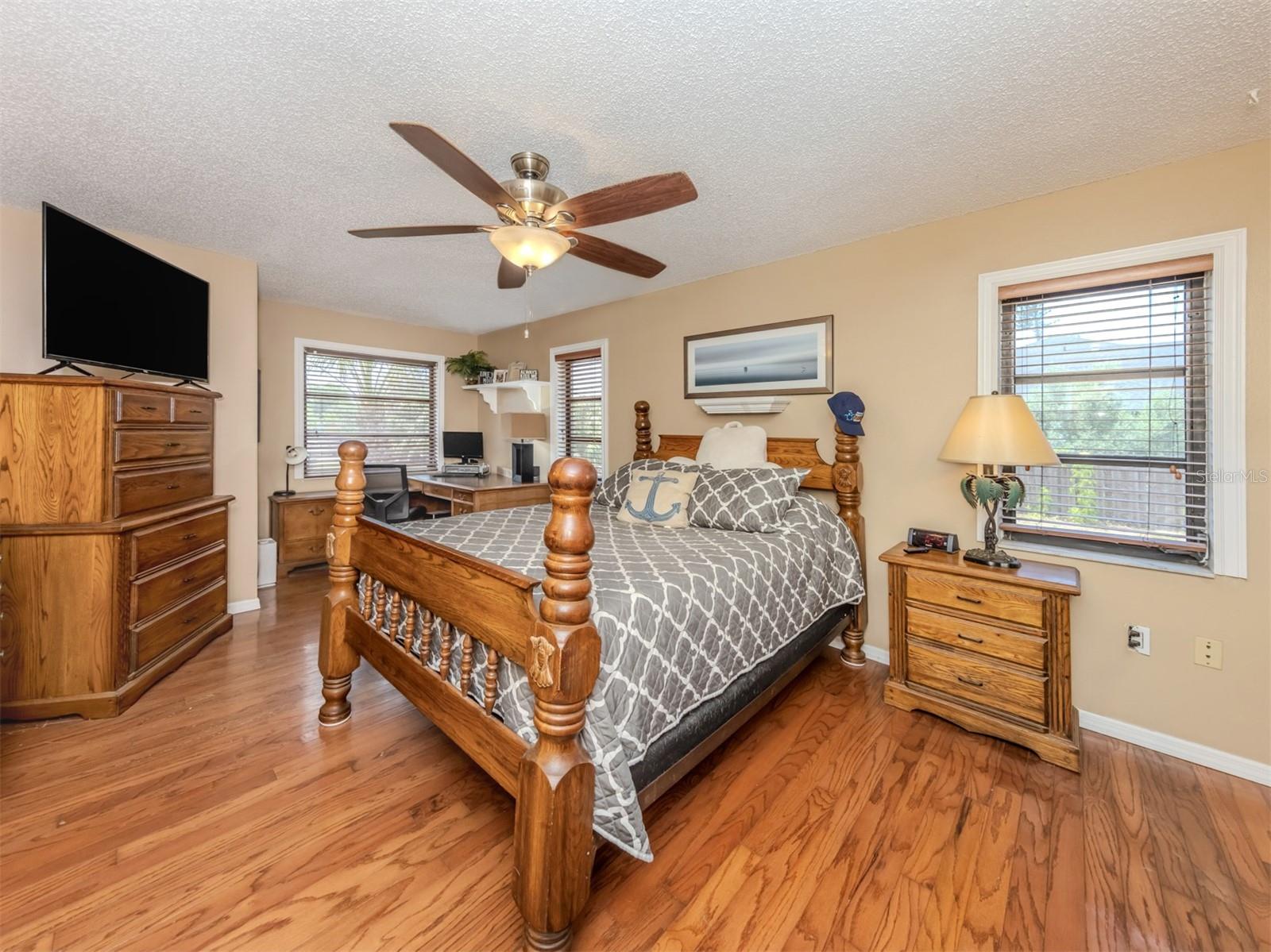 Image 12 of 45 For 2331 Mission Valley Boulevard
