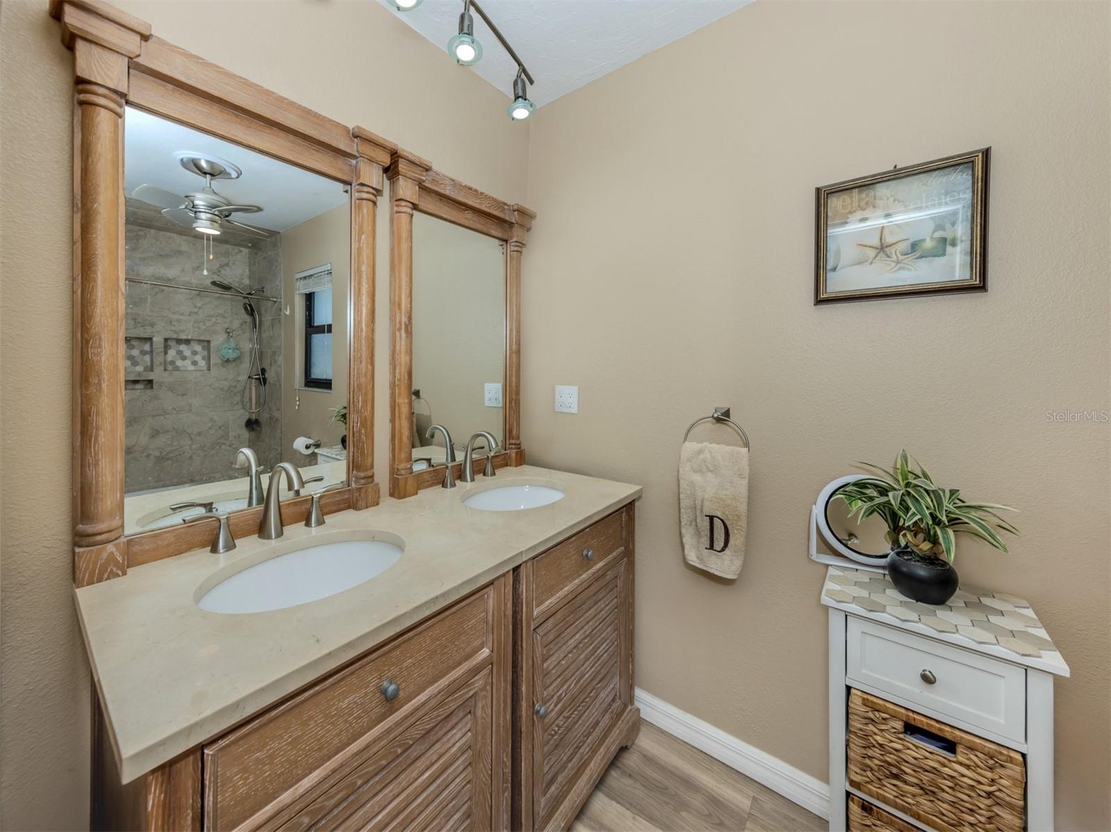 Image 13 of 45 For 2331 Mission Valley Boulevard