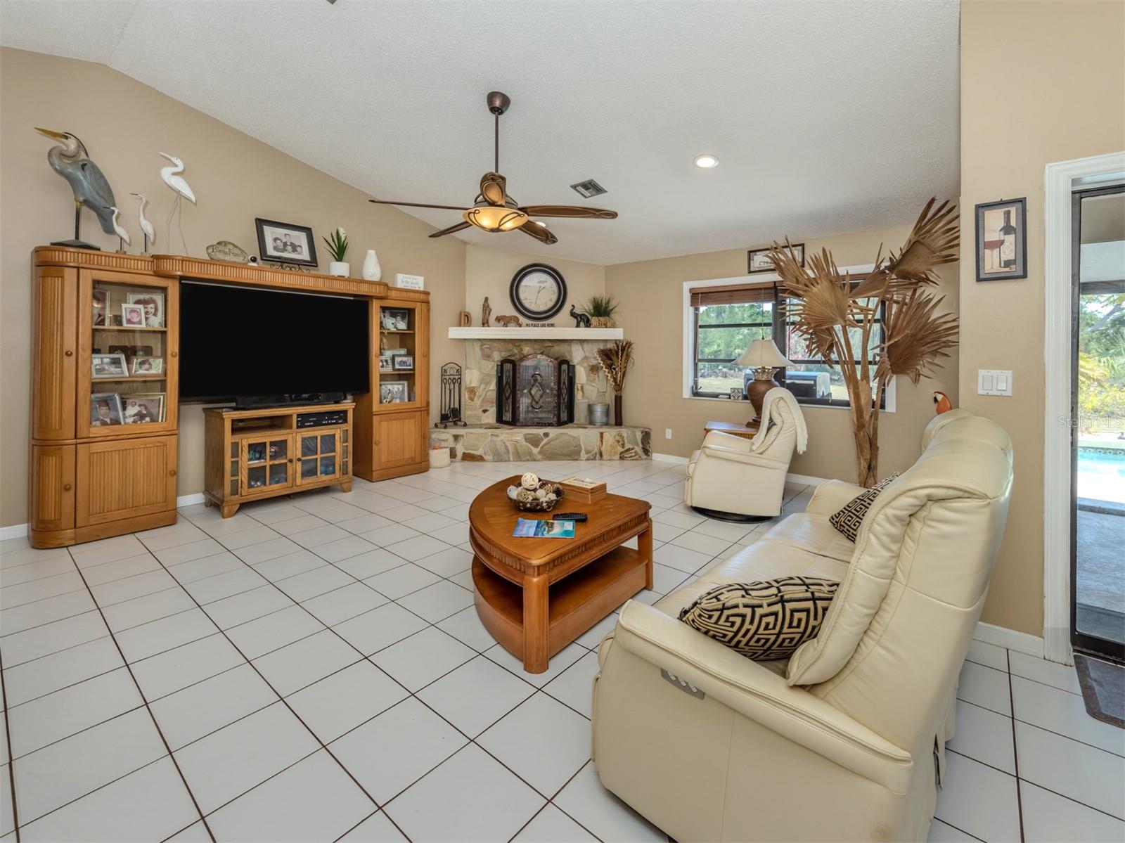 Image 4 of 45 For 2331 Mission Valley Boulevard
