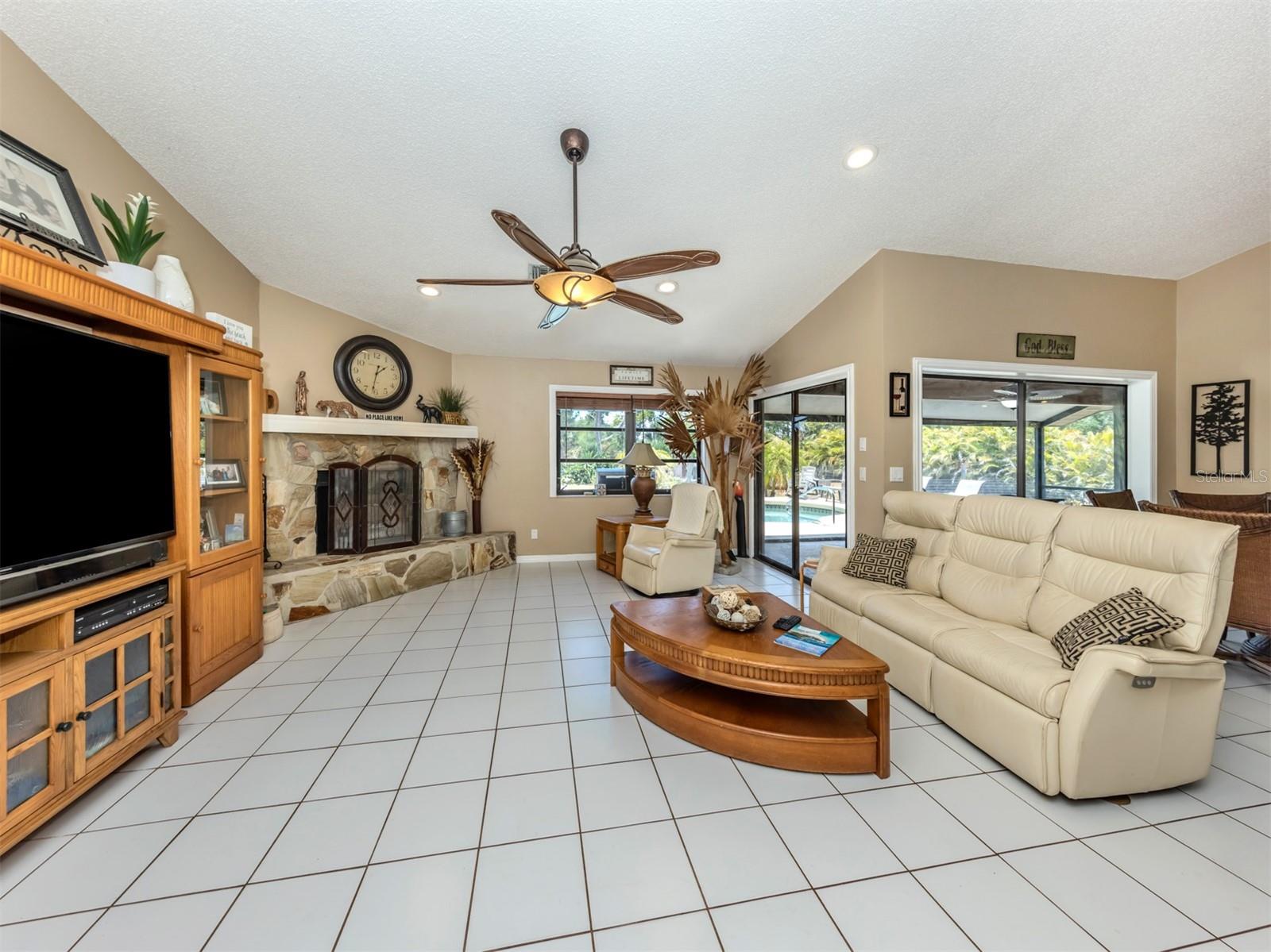 Image 5 of 45 For 2331 Mission Valley Boulevard