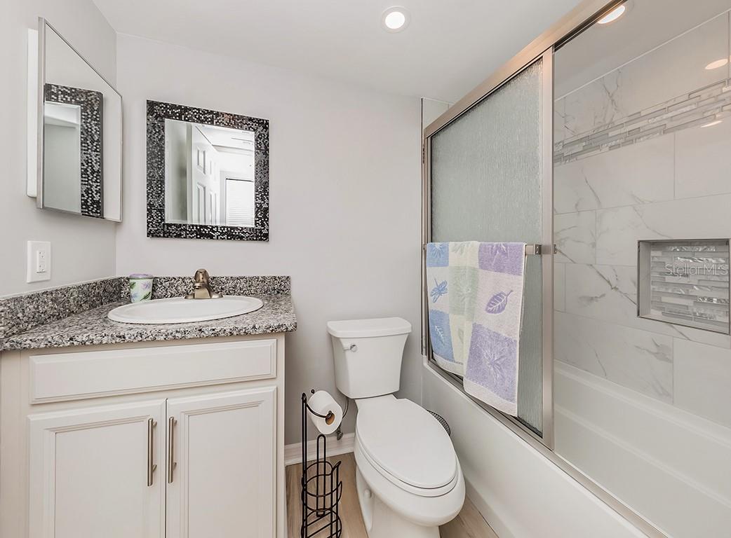 Image 20 of 63 For 421 Cerromar Terrace 471