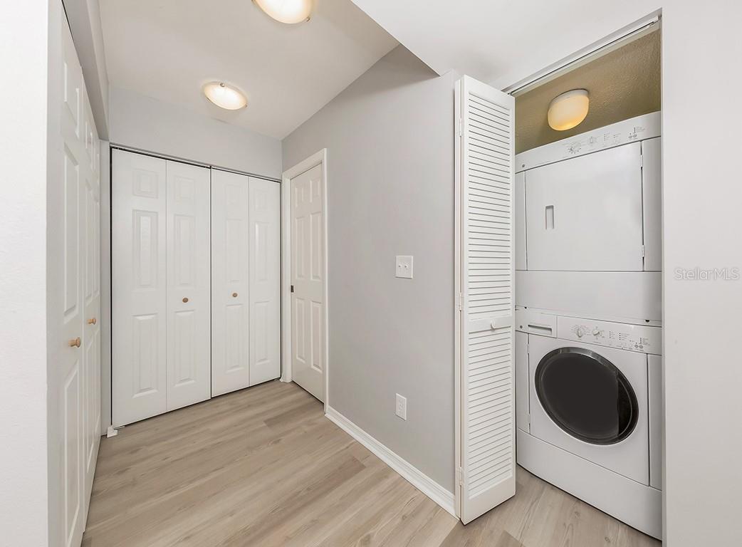Image 21 of 63 For 421 Cerromar Terrace 471