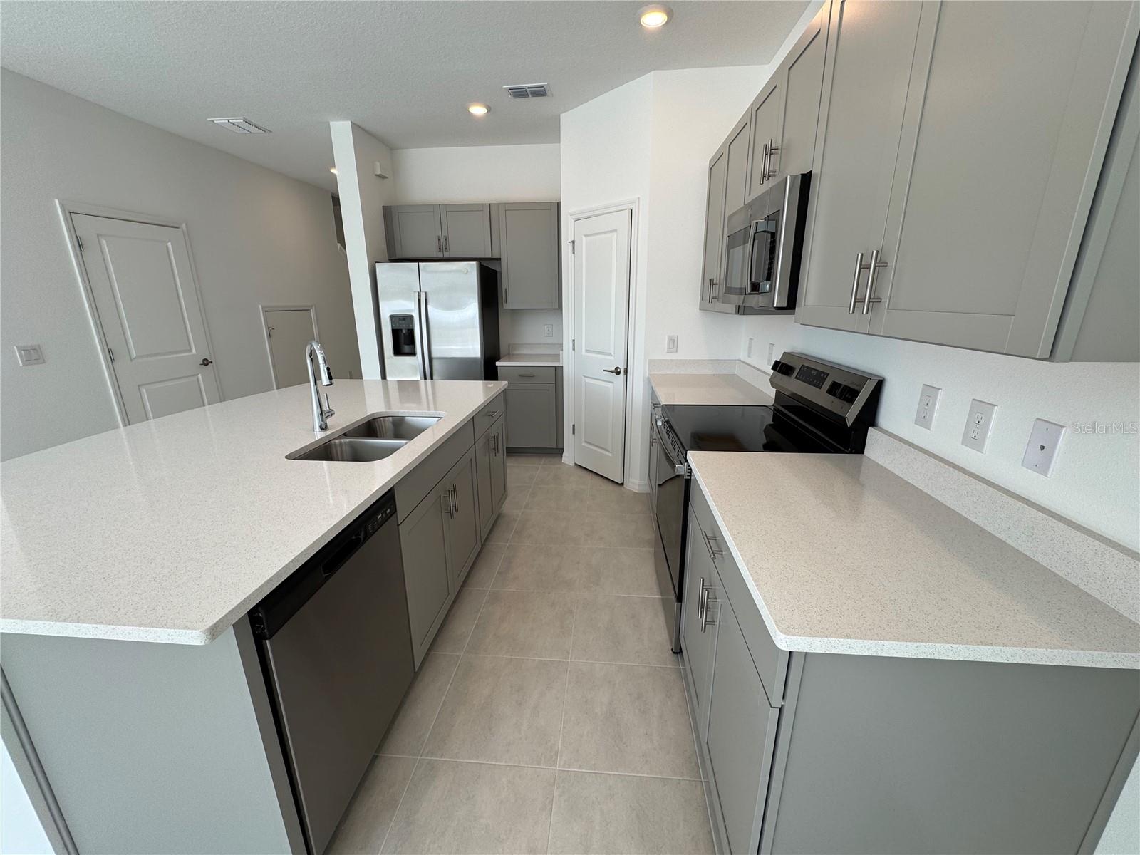 Image 5 of 27 For 11804 Glenside Terrace