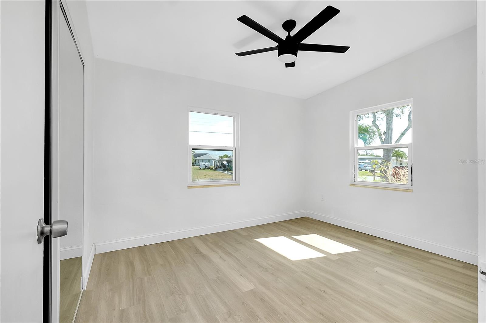 Image 16 of 45 For 140 Poinsettia Circle Ne