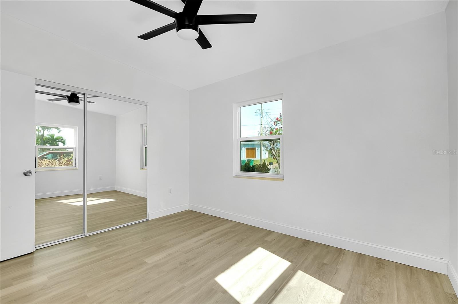 Image 18 of 45 For 140 Poinsettia Circle Ne