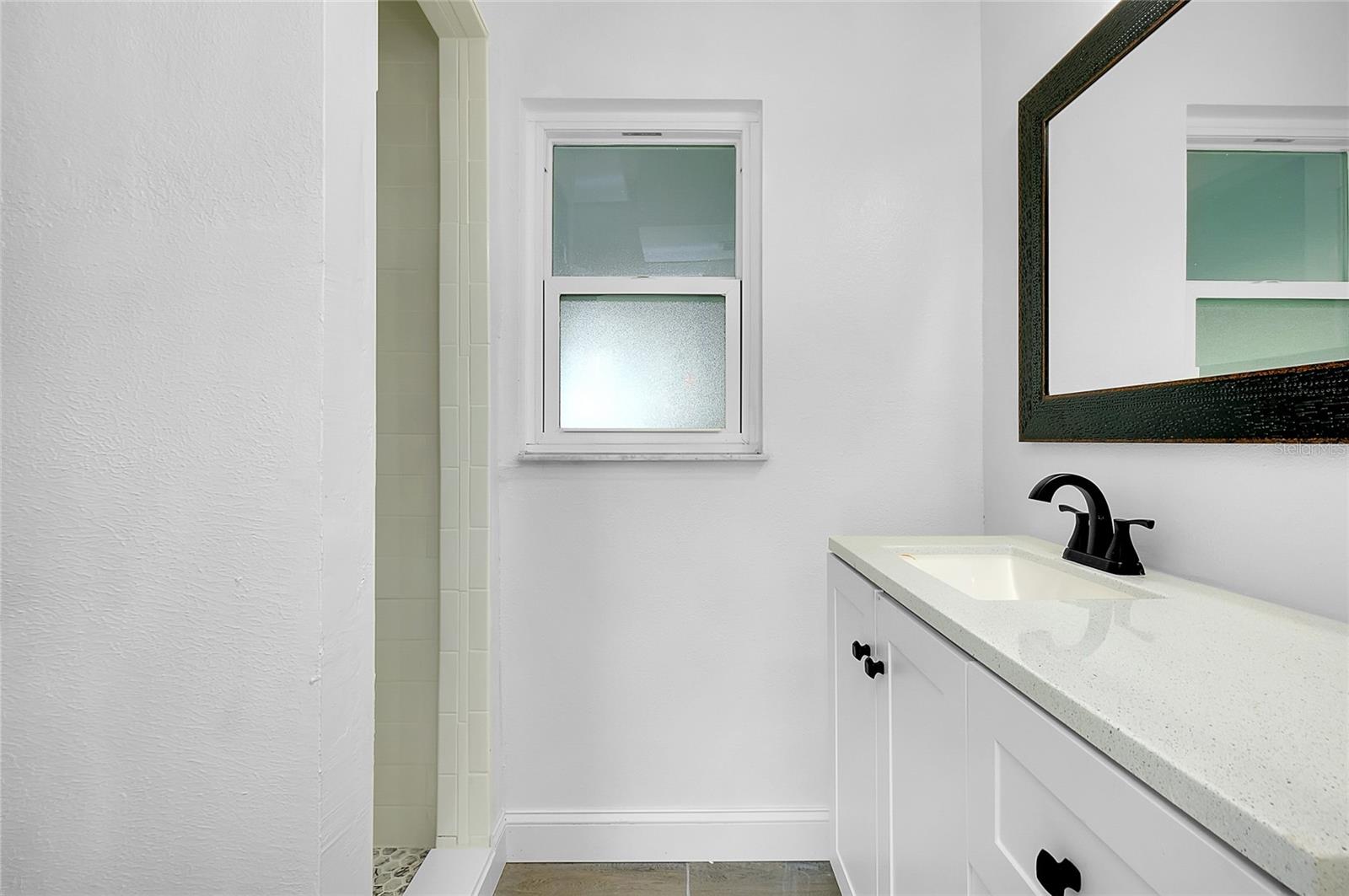 Image 28 of 45 For 140 Poinsettia Circle Ne