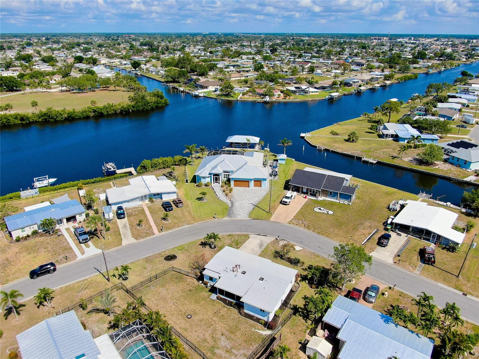 Image 3 of 45 For 140 Poinsettia Circle Ne