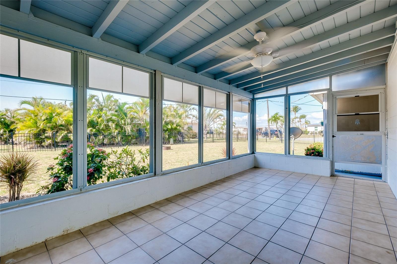 Image 30 of 45 For 140 Poinsettia Circle Ne