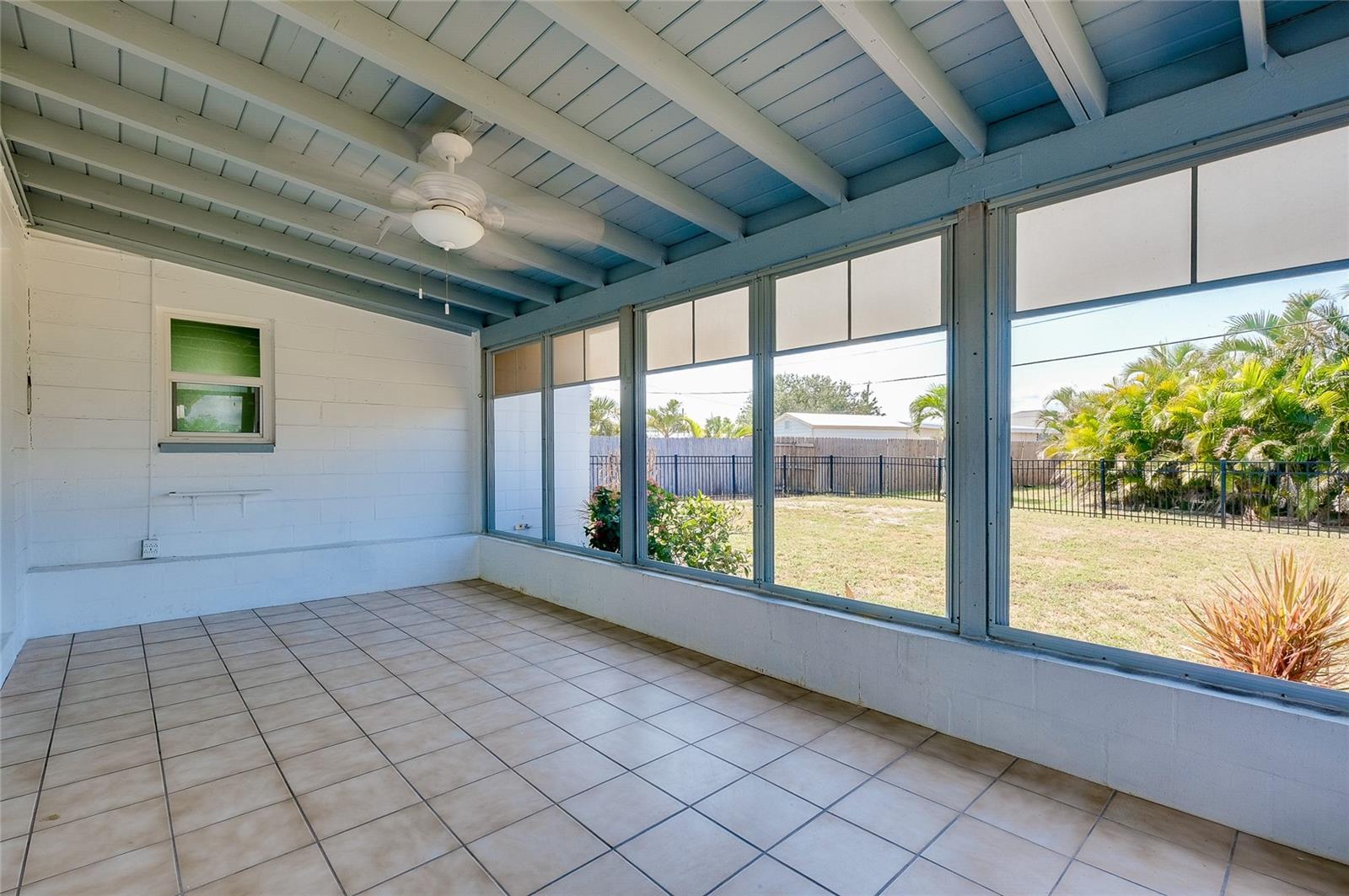 Image 34 of 45 For 140 Poinsettia Circle Ne