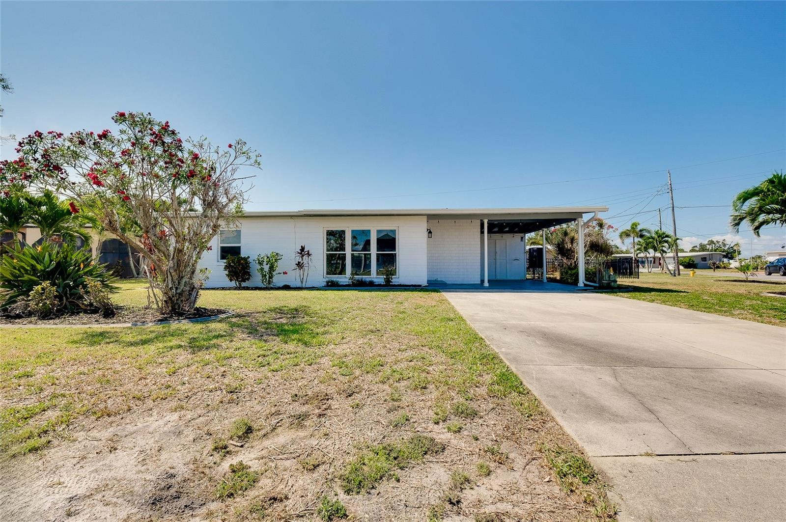 Image 40 of 45 For 140 Poinsettia Circle Ne