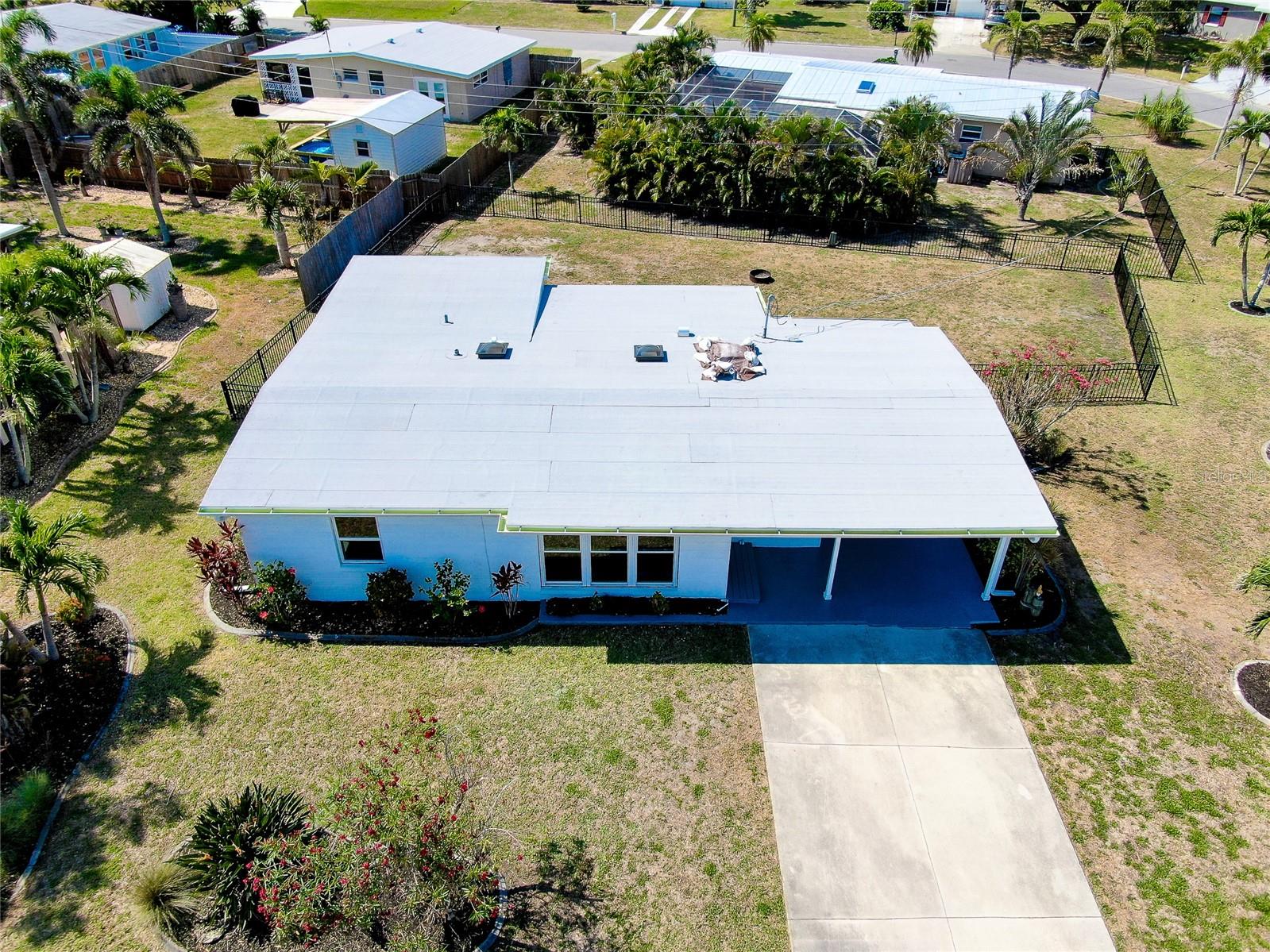 Image 41 of 45 For 140 Poinsettia Circle Ne