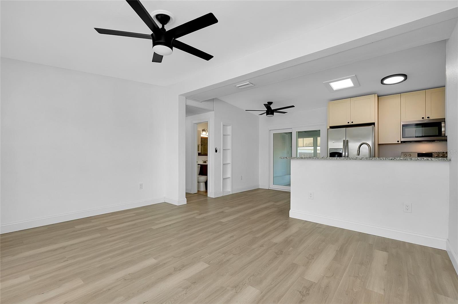 Image 8 of 45 For 140 Poinsettia Circle Ne