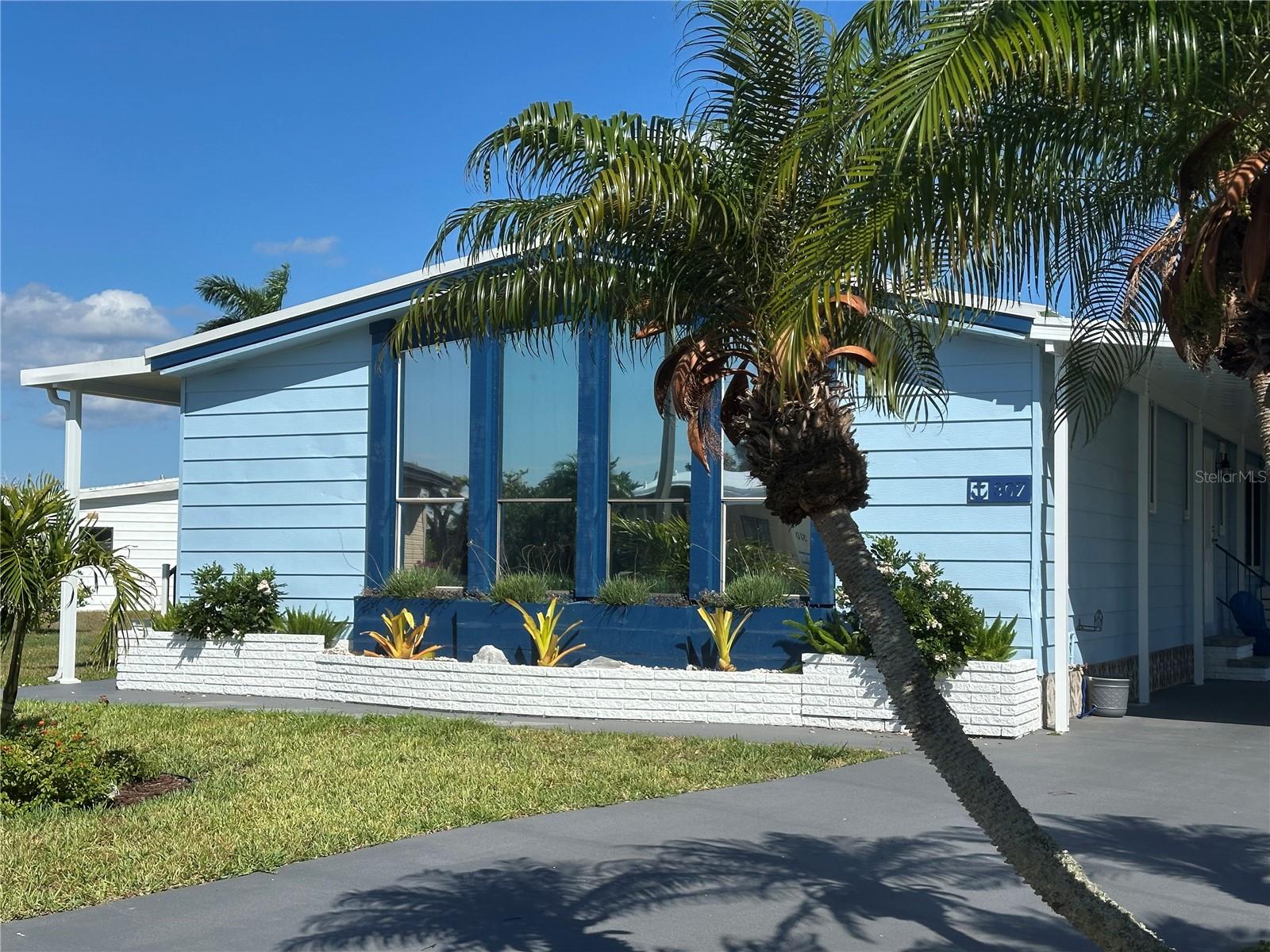 Image 2 of 26 For 307 Outrigger Place