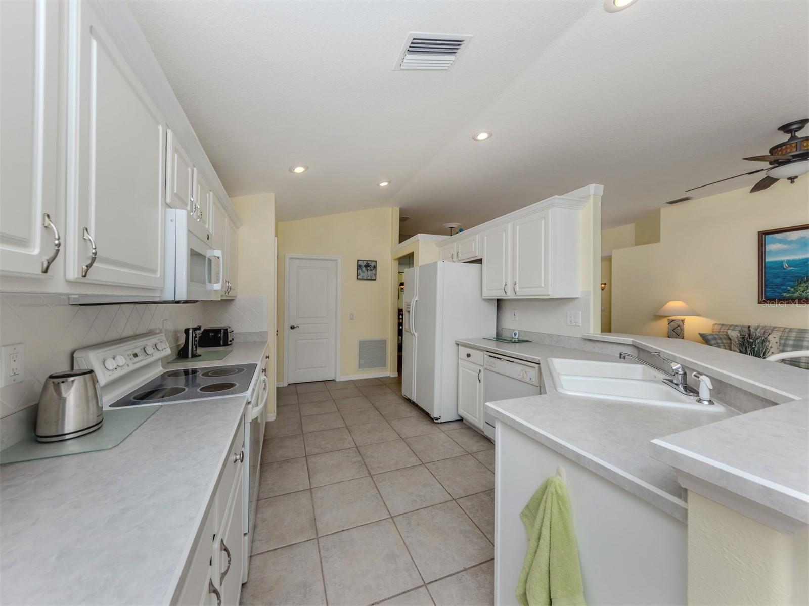 Image 13 of 82 For 143 Braemar Avenue