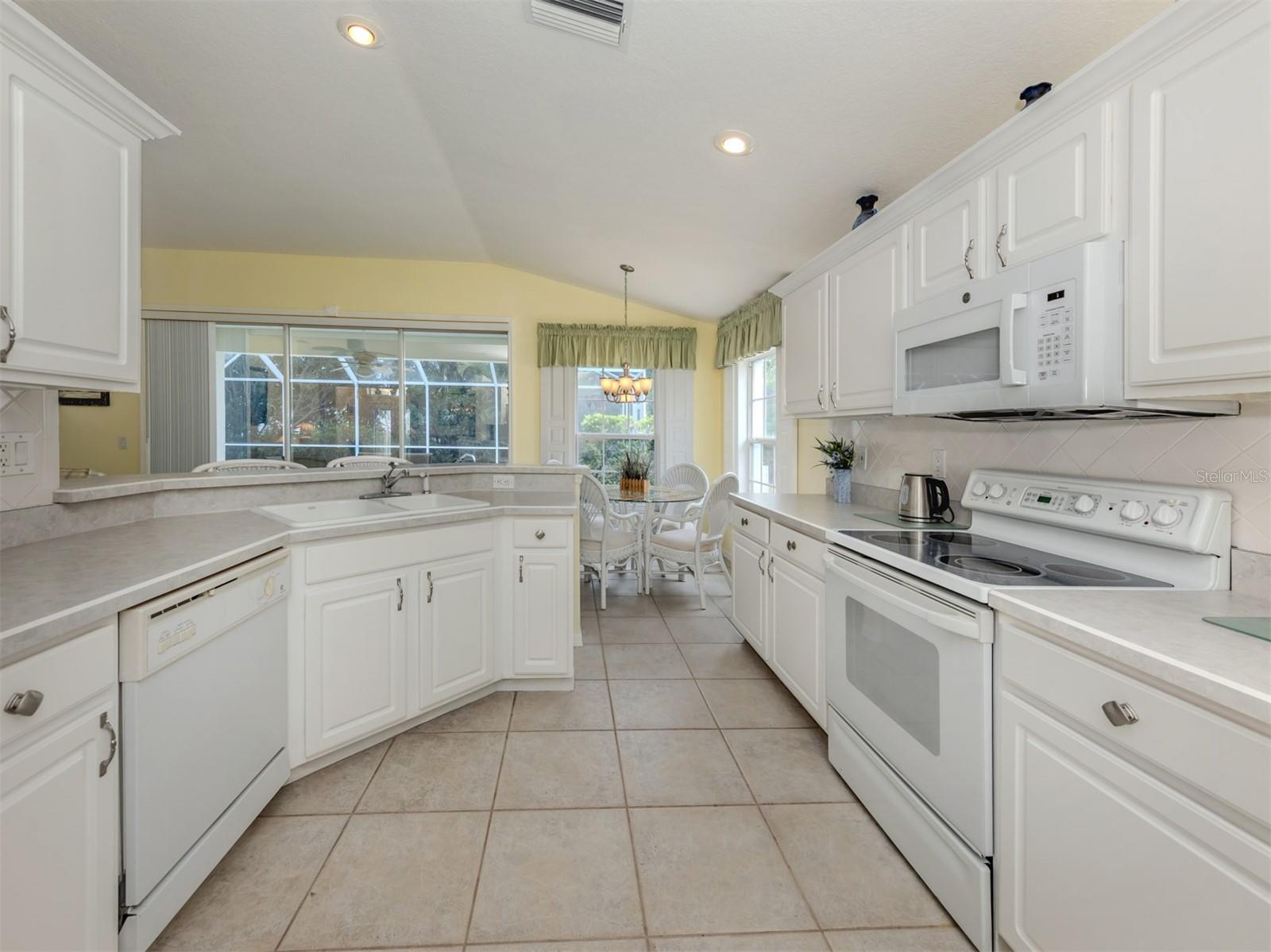 Image 14 of 82 For 143 Braemar Avenue