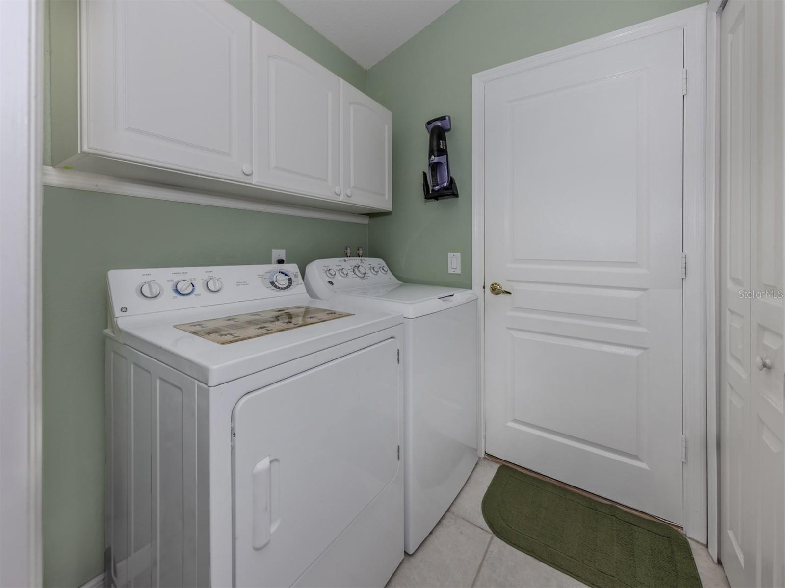Image 23 of 82 For 143 Braemar Avenue